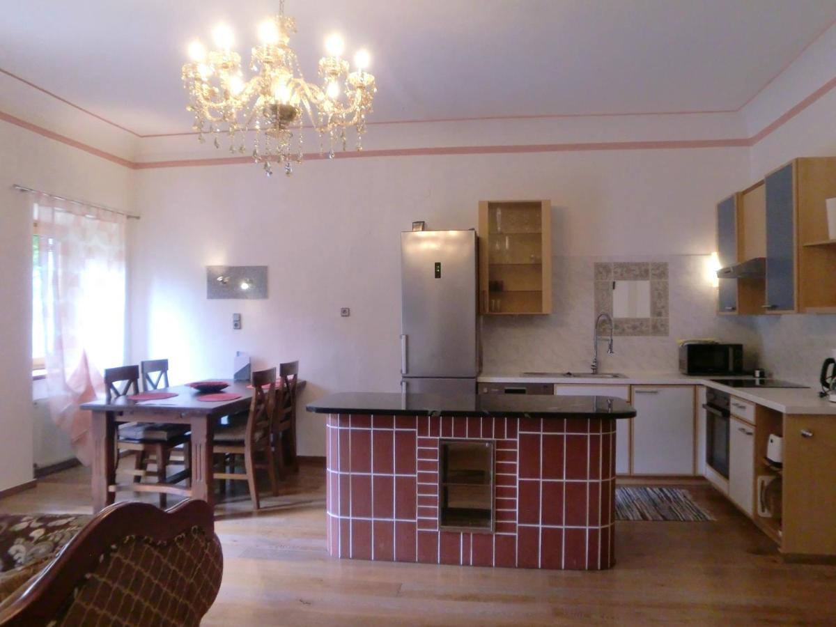 Garten- & Loggia-Appartement Herrenhaus Dellach im Drautal Екстериор снимка
