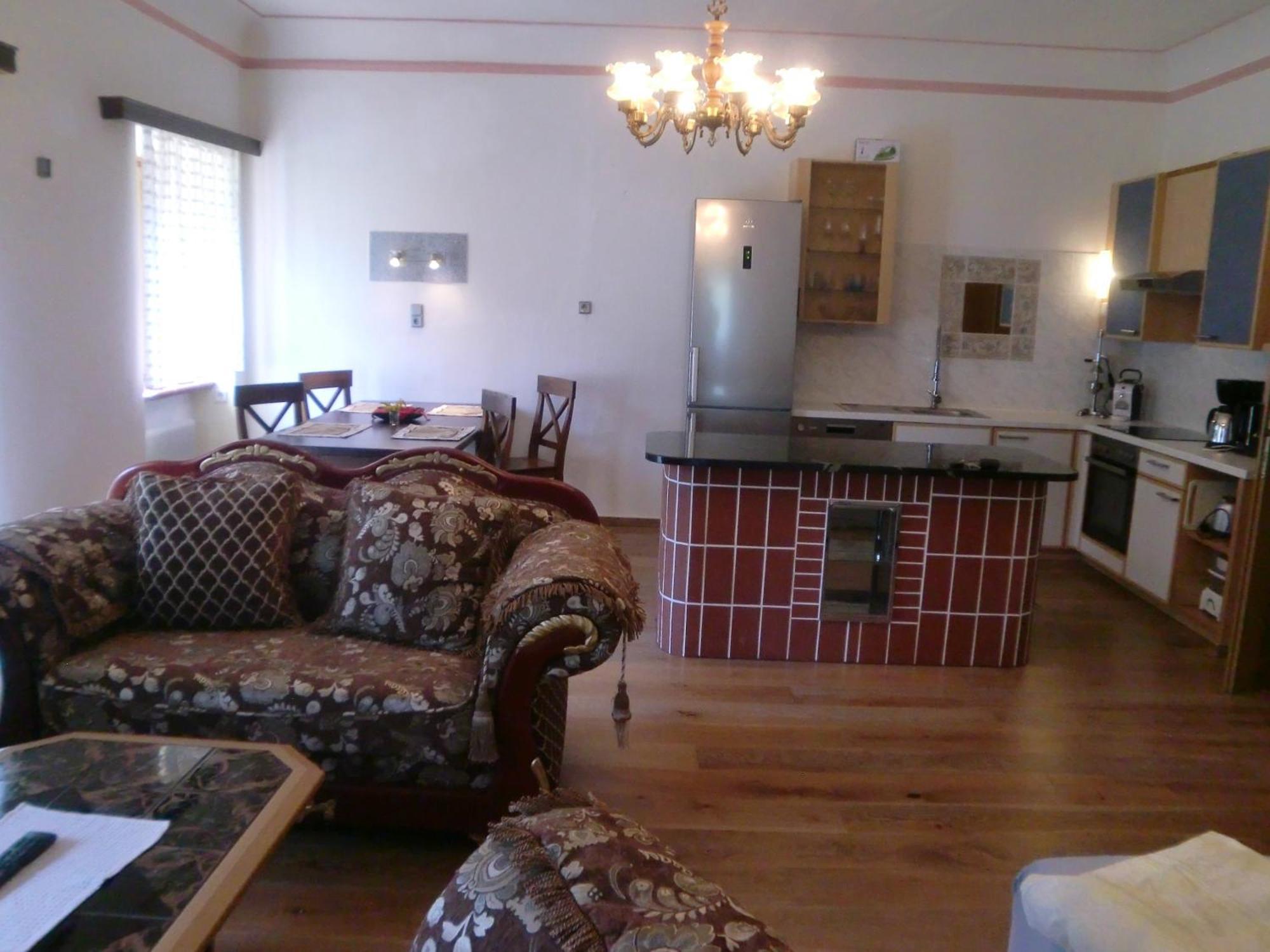 Garten- & Loggia-Appartement Herrenhaus Dellach im Drautal Екстериор снимка