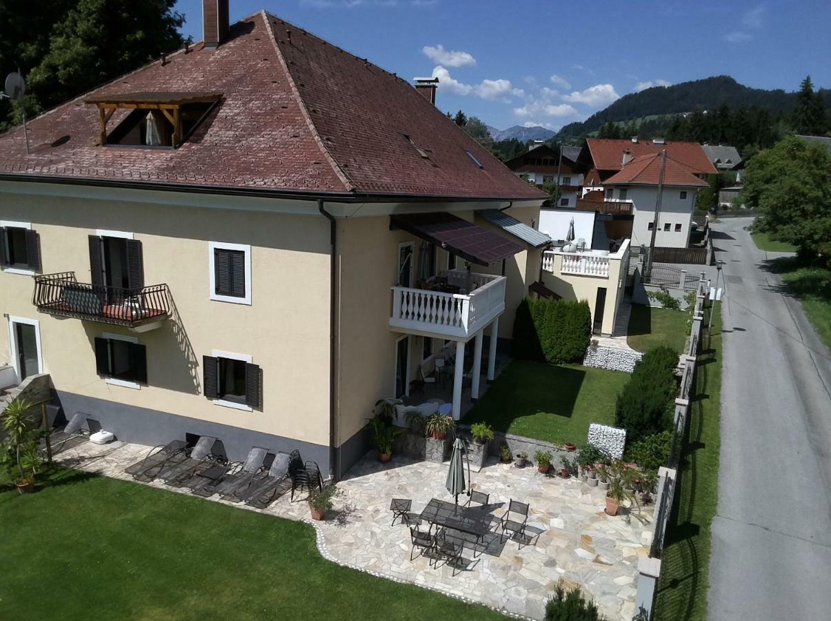 Garten- & Loggia-Appartement Herrenhaus Dellach im Drautal Екстериор снимка