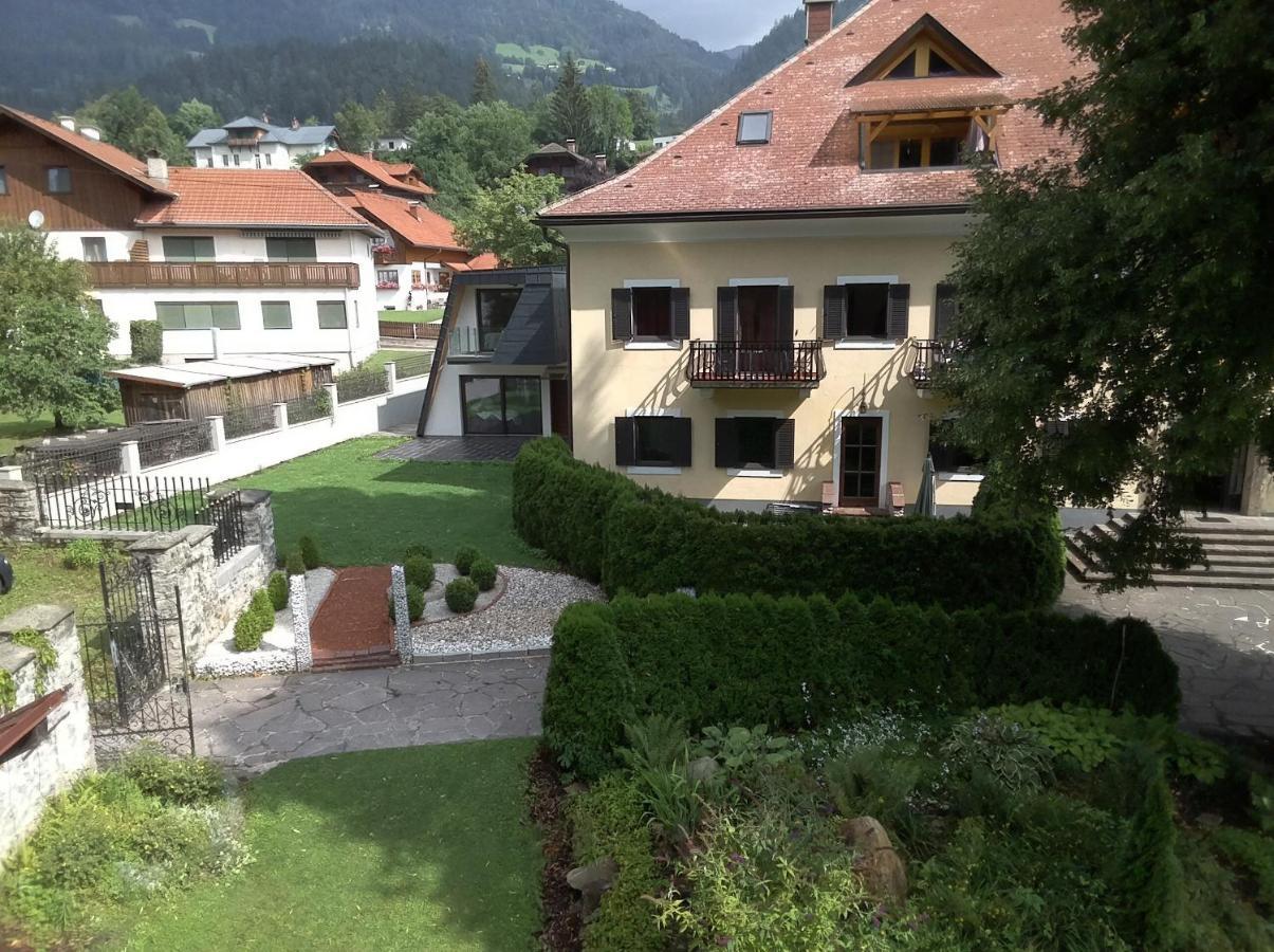 Garten- & Loggia-Appartement Herrenhaus Dellach im Drautal Екстериор снимка